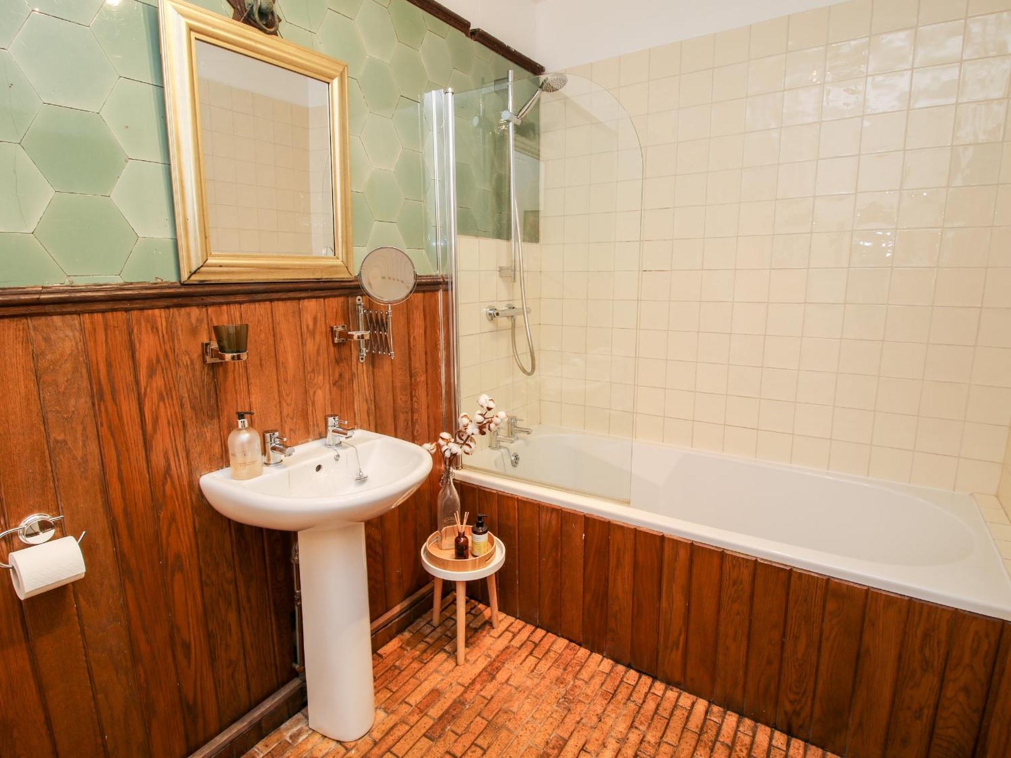 Chetwynd Lodge Stafford Eksteriør bilde